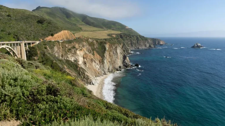 Road Trip from Chicago to the West Coast: Explore Scenic Routes and Landmarks